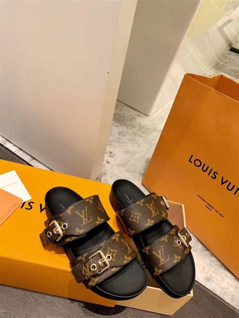 slip uomo louis vuitton|louis vuitton sandals.